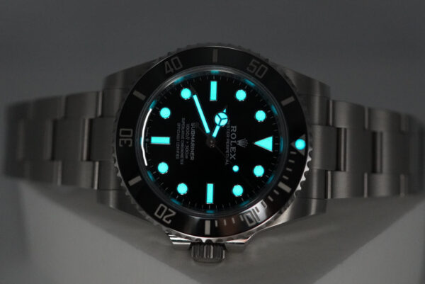 Rolex 124060 SUBMARINER NO DATE 41 NEW MODEL 2023 WARRANTY FULL SET - Image 11