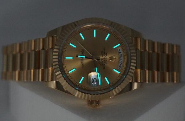 Rolex 228238 DAY DATE 40 18K YELLOW GOLD CHAMPAGNE STICK DIAL 2023 WARRANTY FULL SET - Image 11