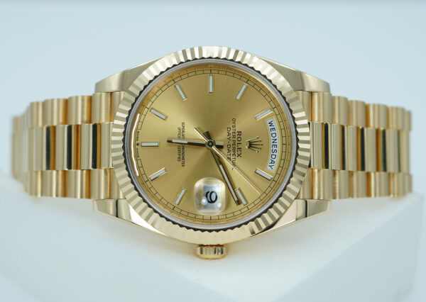 Rolex 228238 DAY DATE 40 18K YELLOW GOLD CHAMPAGNE STICK DIAL 2023 WARRANTY FULL SET - Image 9
