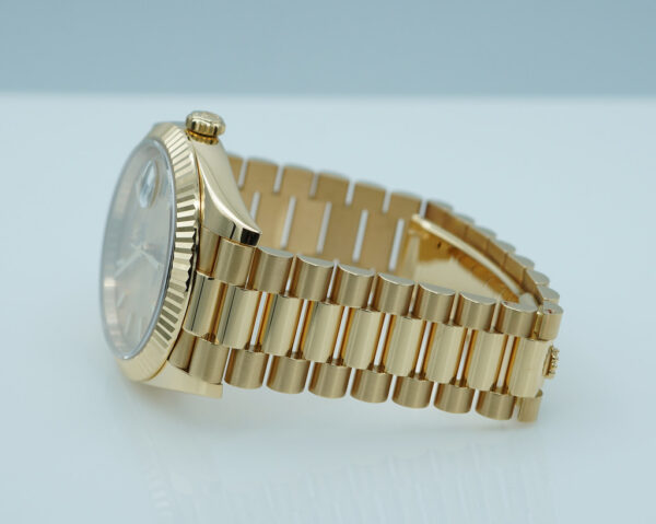 Rolex 228238 DAY DATE 40 18K YELLOW GOLD CHAMPAGNE STICK DIAL 2023 WARRANTY FULL SET - Image 5