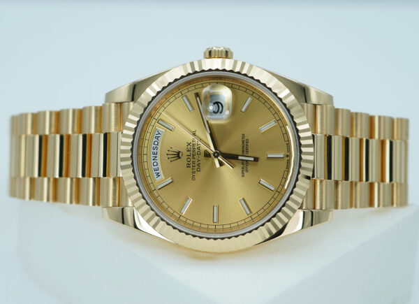 Rolex 228238 DAY DATE 40 18K YELLOW GOLD CHAMPAGNE STICK DIAL 2023 WARRANTY FULL SET - Image 10