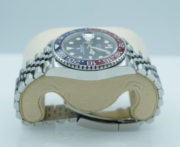 Rolex 126710BLRO PEPSI GMT MASTER II RED BLUE BEZEL JUBILEE BAND FULL SET - Image 4