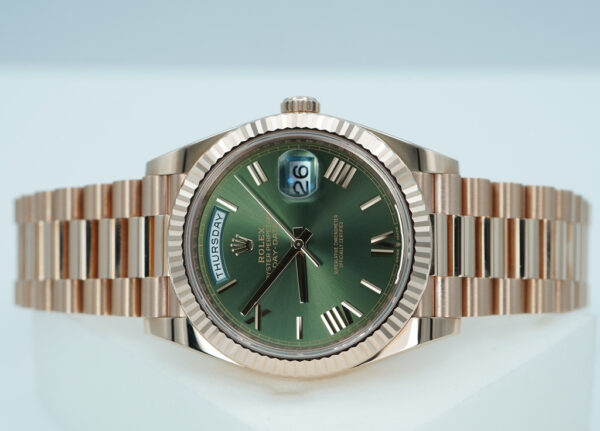 Rolex 228235 DAY DATE 40 18K ROSE GOLD OLIVE GREEN ROMAN DIAL 2023 WARRANTY FULL SET - Image 10