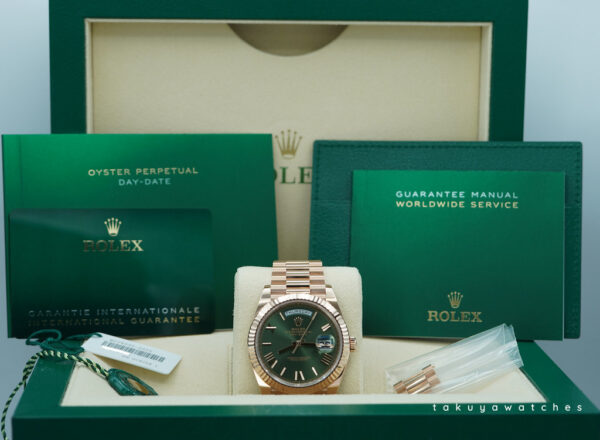 Rolex 228235 DAY DATE 40 18K ROSE GOLD OLIVE GREEN ROMAN DIAL 2023 WARRANTY FULL SET - Image 2