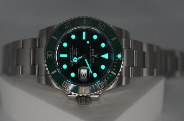 Rolex 116610LV SUBMARINER HULK GREEN DIAL GREEN BEZEL 2020 FULL SET - Image 11