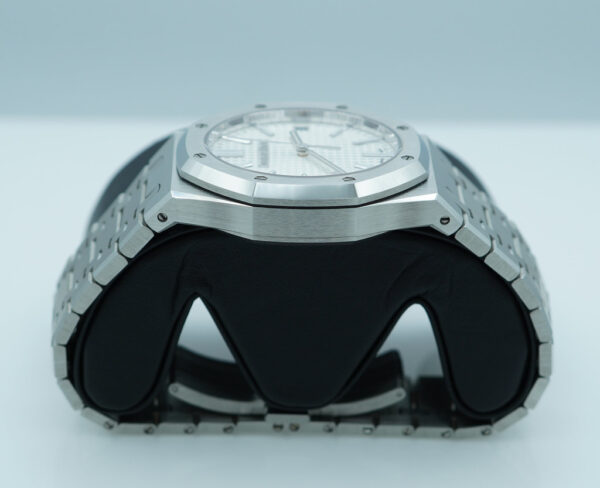 Audemars PIGUET ROYAL OAK 15510ST STAINLESS STEEL SILVER DIAL 2023 FULL SET - Image 4