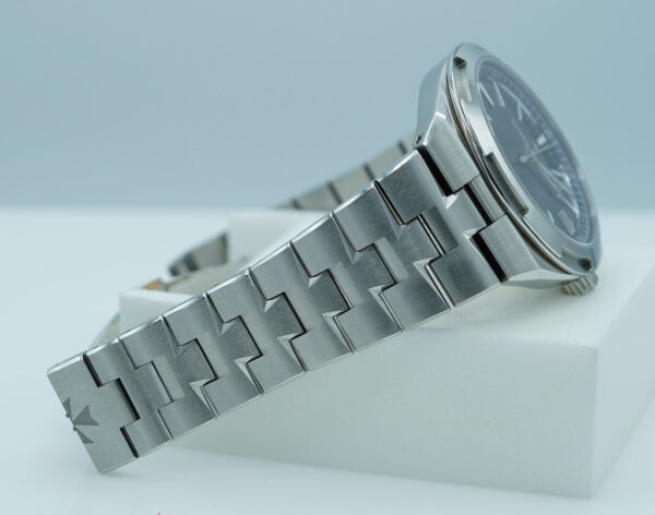 Vacheron CONSTANTIN OVERSEAS 4520V STAINLESS STEEL BLUE DIAL 2024 NEW MODEL FULL SET - Image 6