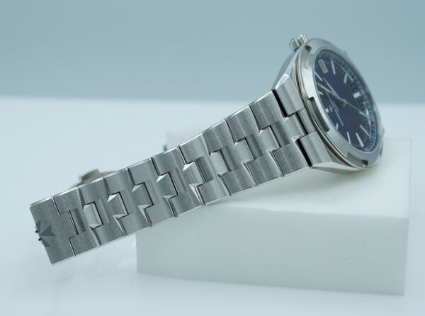 Vacheron CONSTANTIN OVERSEAS 4520V STAINLESS STEEL BLUE DIAL 2024 NEW MODEL FULL SET - Image 5