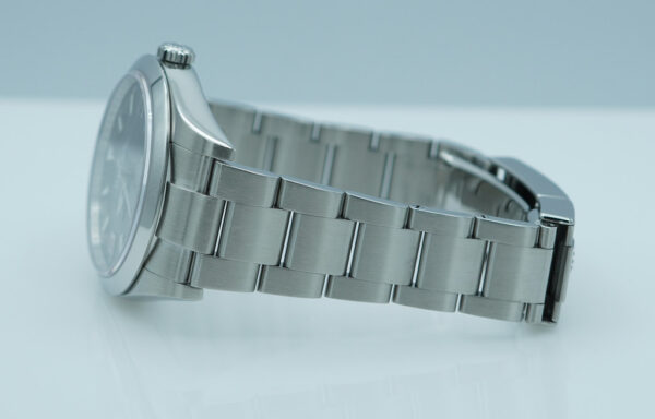 Rolex 214270 EXPLORER STAINLESS STEEL MARK 1 DIAL 39MM DISCONTINUED BOX & PAPER - Image 5