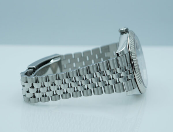 Rolex 126334 DATEJUST 41 FLUTED BEZEL BLUE STICK DIAL JUBILEE BAND FULL SET - Image 6
