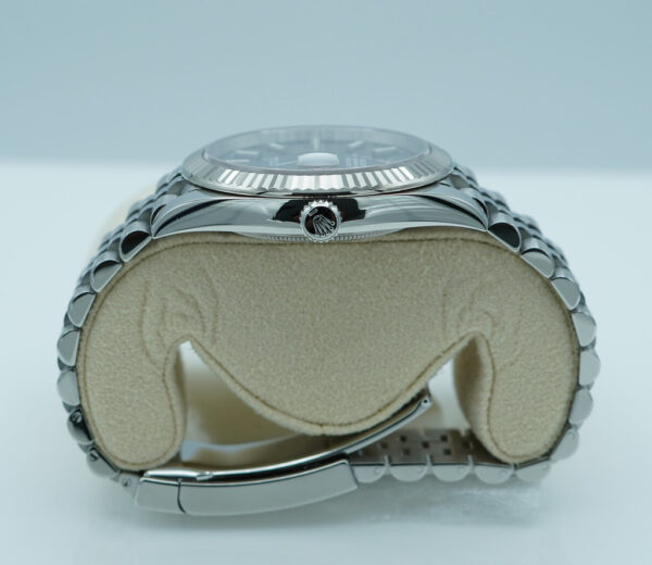 Rolex 126334 DATEJUST 41 FLUTED BEZEL BLUE STICK DIAL JUBILEE BAND FULL SET - Image 3