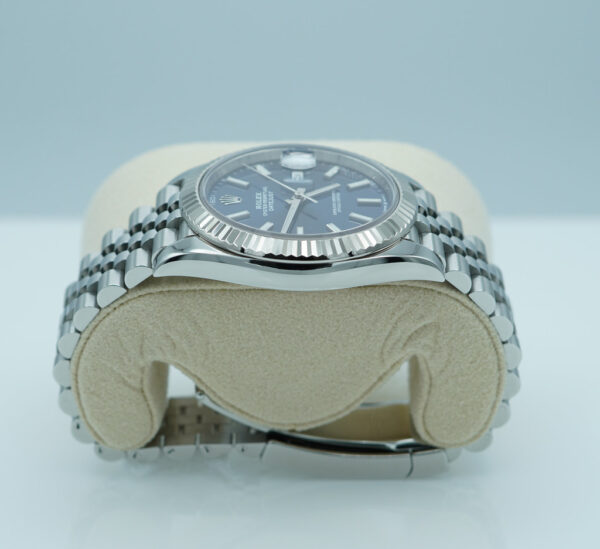 Rolex 126334 DATEJUST 41 FLUTED BEZEL BLUE STICK DIAL JUBILEE BAND FULL SET - Image 4