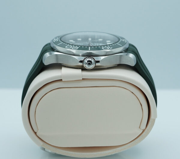 Omega SEAMASTER DIVER 300M GREEN WAVE DIAL GREEN BEZEL 2022 WARRANTY FULL SET - Image 3