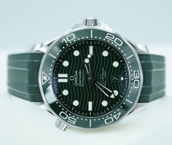 Omega SEAMASTER DIVER 300M GREEN WAVE DIAL GREEN BEZEL 2022 WARRANTY FULL SET - Image 10