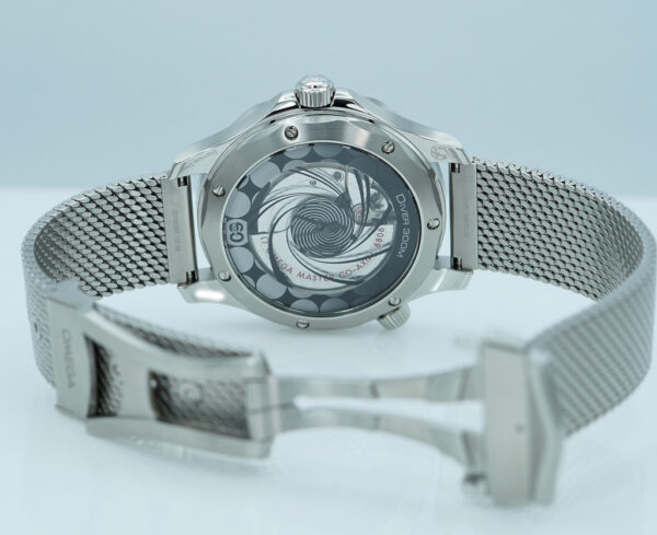 OMEGA SEAMASTER DIVER 300M 007 JAMES BOND 60th ANNIVERSARY 2024 WARRANTY FULL SET - Image 8