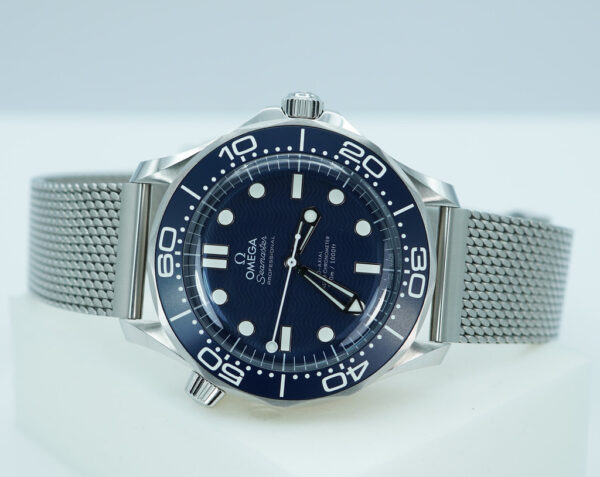 OMEGA SEAMASTER DIVER 300M 007 JAMES BOND 60th ANNIVERSARY 2024 WARRANTY FULL SET - Image 10