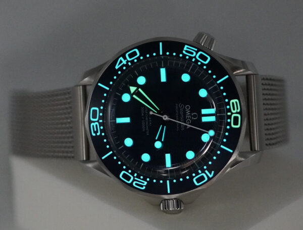 OMEGA SEAMASTER DIVER 300M 007 JAMES BOND 60th ANNIVERSARY 2024 WARRANTY FULL SET - Image 11