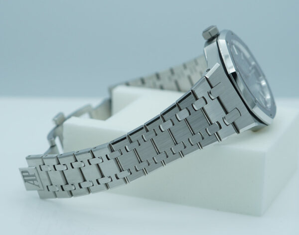 Audemars PIGUET ROYAL OAK 50TH ANNIVESARY 15550ST GREY DIAL 37MM 2022 FULL SET - Image 5