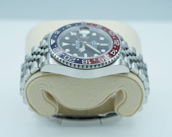 Rolex 126710BLRO PEPSI GMT MASTER 2 RED BLUE JUBILEE BAND WARRANTY FULL SET - Image 4