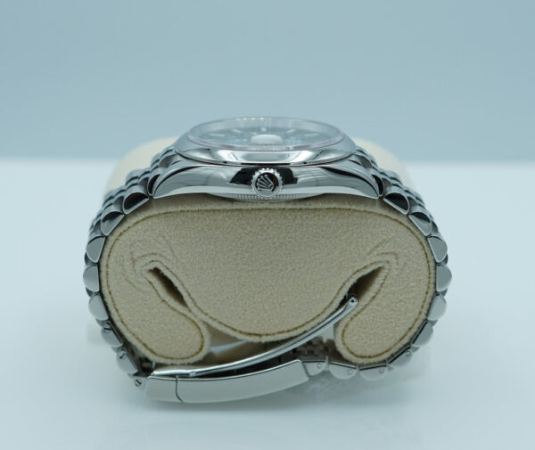 Rolex 126200 DATEJUST 36 MINT GREEN DIAL JUBILEE BAND 2023 WARRANTY FULL SET - Image 3