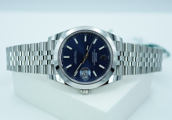 BRAND NEW Rolex 126300 DATEJUST 41 BLUE STICK DIAL JUBILEE BAND 2025 FULL SET - Image 9