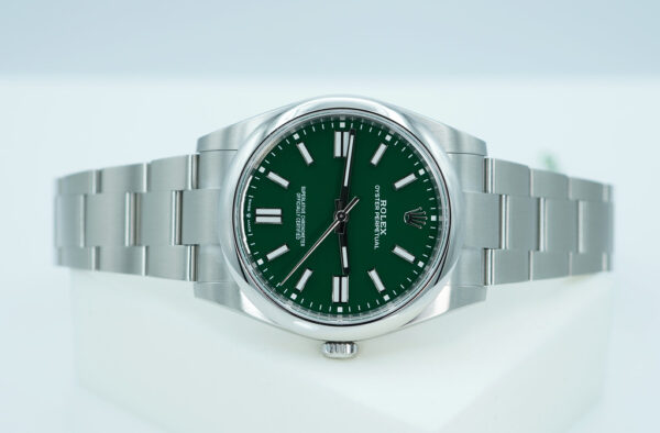 BRAND NEW Rolex 124300 OYSTER PERPETUAL 41 GREEN DIAL 2025 WARRANTY FULL SET - Image 9