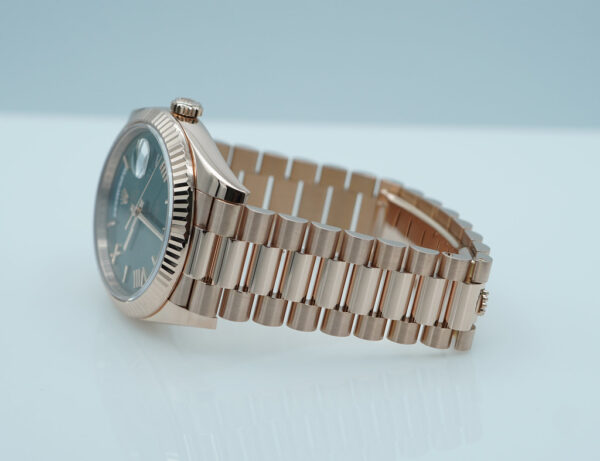 Rolex 228235 DAY DATE 40 18K ROSE GOLD OLIVE GREEN ROMAN DIAL 2023 WARRANTY FULL SET - Image 5