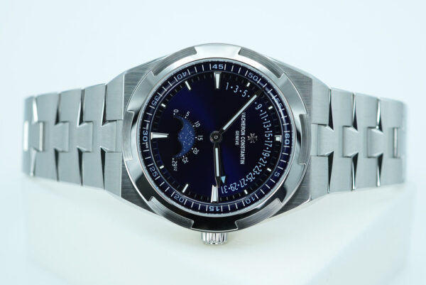 Vacheron CONSTANTIN OVERSEAS 4000V MOONPHASE RETROGRADE DATE BLUE DIAL 2024 WARRANTY FULL SET - Image 9