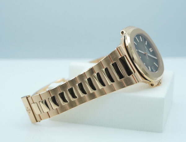 Patek PHILIPPE NAUTILUS 5711/1R ROSE GOLD BROWN DIAL 2021 NEW MOVEMENT FULL SET - Image 6