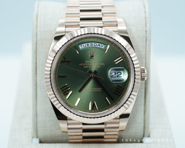 BRAND NEW Rolex 228235 DAY DATE 40 ROSE GOLD OLIVE GREEN ROMAN DIAL 2024 FULL SET