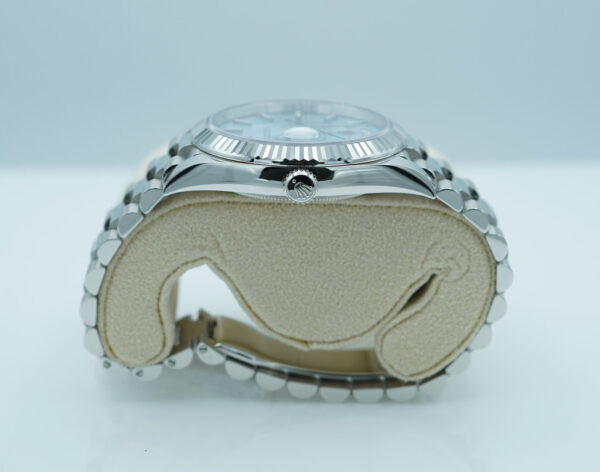 Rolex 228236 DAY DATE PLATINUM FLUTED BEZEL ICE BLUE STICK DIAL FULL SET - Image 3