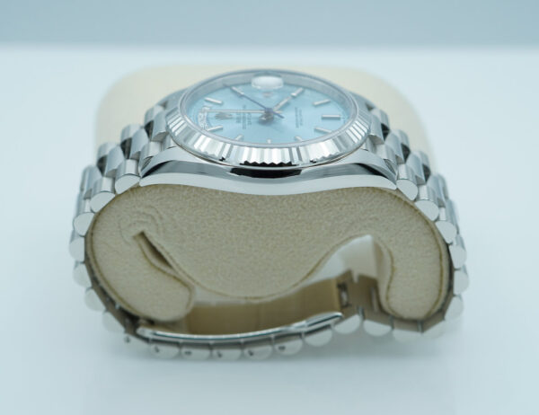 Rolex 228236 DAY DATE PLATINUM FLUTED BEZEL ICE BLUE STICK DIAL FULL SET - Image 4