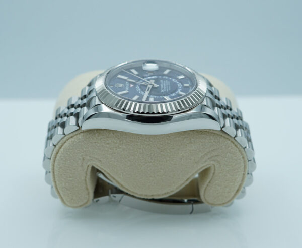 Rolex 336934 SKY-DWELLER BLUE DIAL JUBILEE BAND NEW MODEL 2024 FULL SET - Image 2
