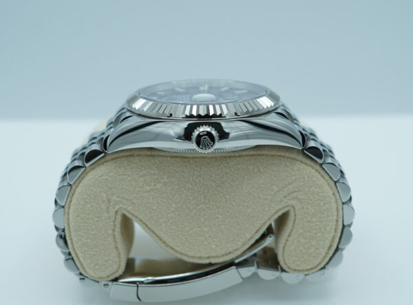 Rolex 336934 SKY-DWELLER BLUE DIAL JUBILEE BAND NEW MODEL 2024 FULL SET - Image 3