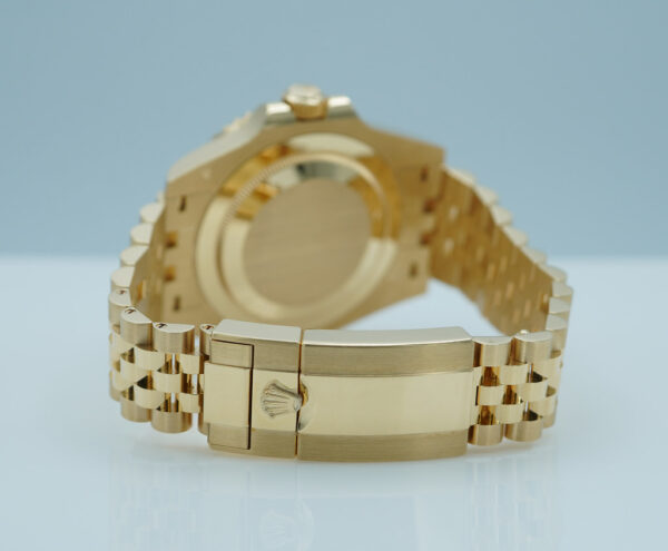 Rolex 126718GRNR GMT MASTER 2 YELLOW GOLD GREY BLACK BEZEL JUBILEE 2024 FULL SET - Image 7