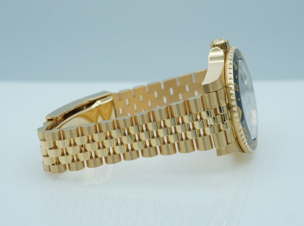 Rolex 126718GRNR GMT MASTER 2 YELLOW GOLD GREY BLACK BEZEL JUBILEE 2024 FULL SET - Image 6