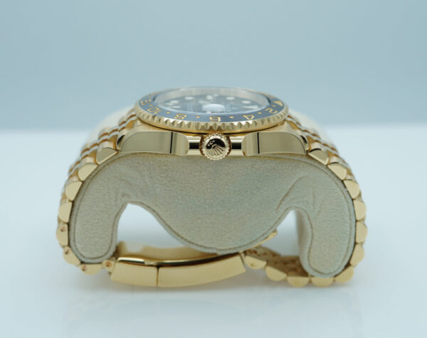 Rolex 126718GRNR GMT MASTER 2 YELLOW GOLD GREY BLACK BEZEL JUBILEE 2024 FULL SET - Image 3