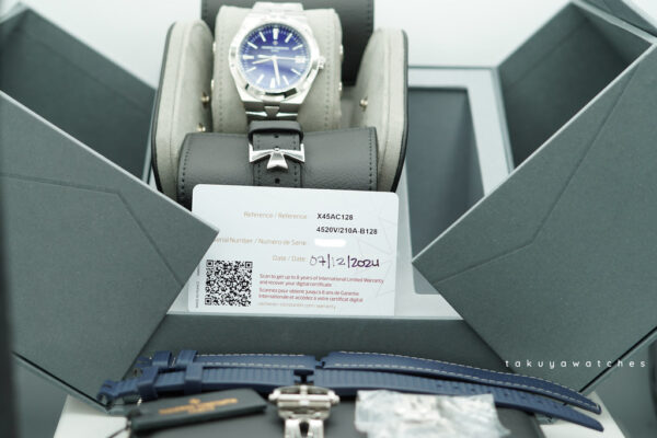 Vacheron CONSTANTIN OVERSEAS 4520V STAINLESS STEEL BLUE DIAL 2024 NEW MODEL FULL SET - Image 2