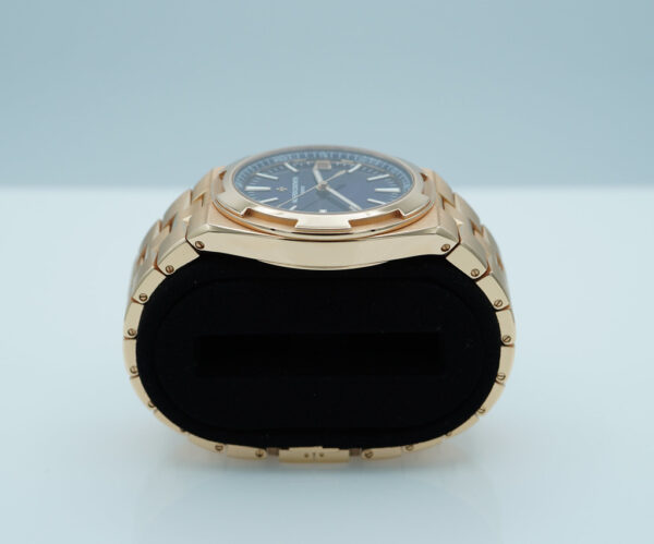 Vacheron CONSTANTIN OVERSEAS ROSE GOLD BLUE DIAL 4500V 2022 WARRANTY FULL SET - Image 3