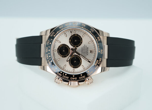 Rolex 126515LN DAYTONA 18K ROSE GOLD OYSTERFLEX SUNDUST DIAL 2025 FULL SET - Image 9