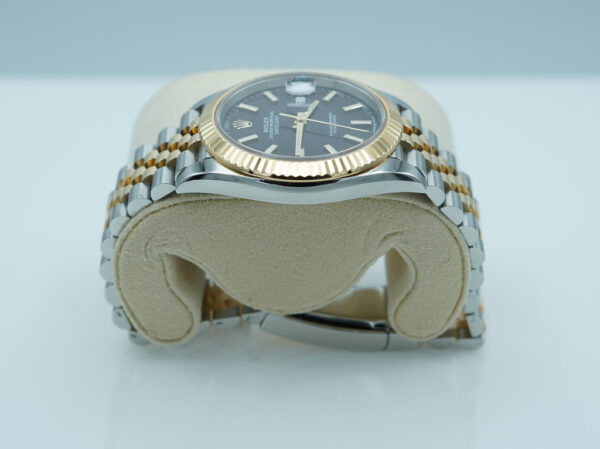 Rolex 126333 DATEJUST 41 YELLOW GOLD STEEL BLACK DIAL JUBILEE 2023 WARRANTY FULL SET - Image 4