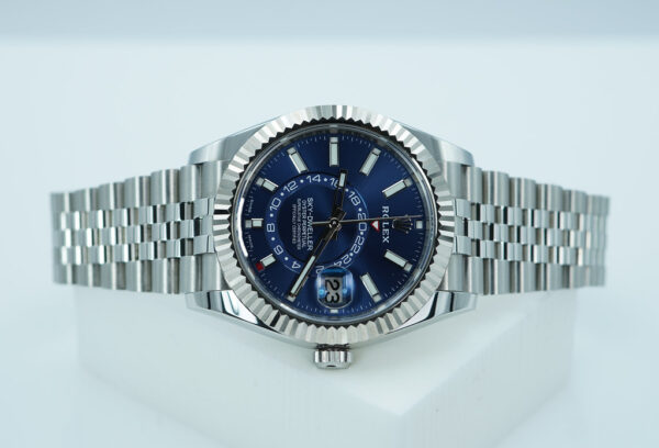 Rolex 326934 SKY-DWELLER BLUE DIAL JUBILEE BAND 2023 WARRANTY FULL SET - Image 9