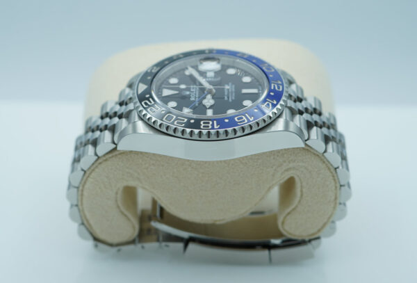 Rolex 126710BLNR GMT MASTER 2 BLACK BLUE BEZEL JUBILEE BAND 2023 FULL SET - Image 4