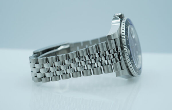 Rolex 126710BLNR GMT MASTER 2 BLACK BLUE BEZEL JUBILEE BAND 2023 FULL SET - Image 5