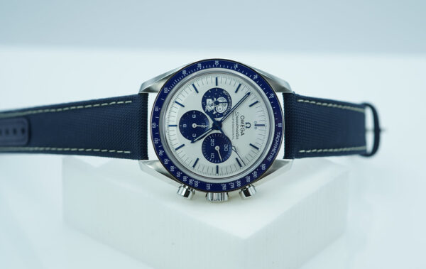 Omega SPEEDMASTER SILVER SNOOPY AWARD 50TH ANNIVERSARY 2024 WARRANTY FULL SET - Image 9