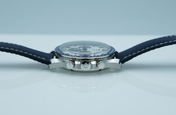 Omega SPEEDMASTER SILVER SNOOPY AWARD 50TH ANNIVERSARY 2024 WARRANTY FULL SET - Image 3