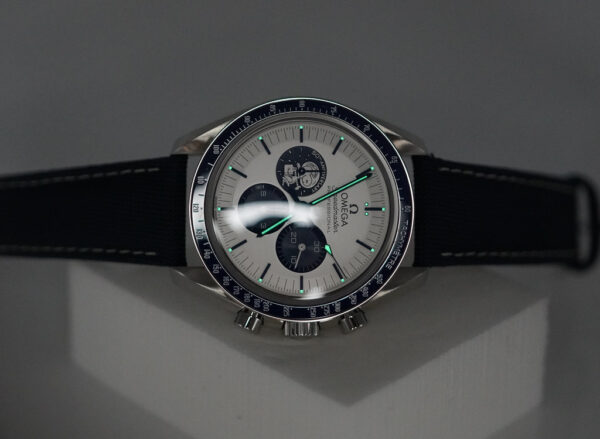 Omega SPEEDMASTER SILVER SNOOPY AWARD 50TH ANNIVERSARY 2024 WARRANTY FULL SET - Image 11