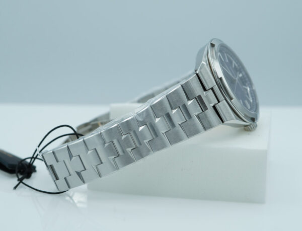 BRAND NEW Vacheron CONSTANTIN OVERSEAS 4520V STAINLESS STEEL BLUE DIAL 2025 NEW MODEL - Image 6