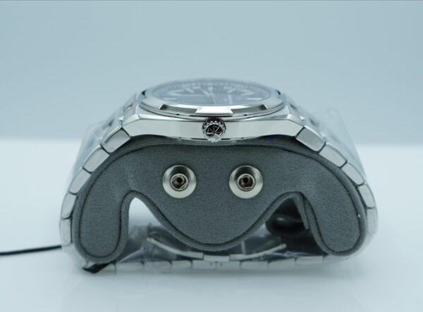 BRAND NEW Vacheron CONSTANTIN OVERSEAS 4520V STAINLESS STEEL BLUE DIAL 2025 NEW MODEL - Image 3