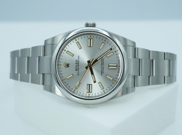 Rolex 124300 OYSTER PERPETUAL 41 SILVER GOLD ACCENTS DIAL 2023 WARRANTY FULL SET - Image 10